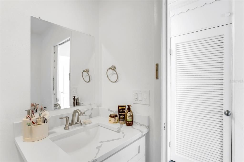 待售: $574,999 (4 贝兹, 2 浴室, 2096 平方英尺)