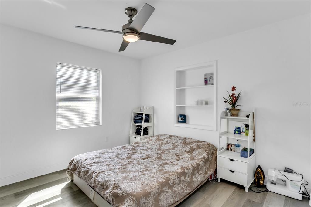 待售: $574,999 (4 贝兹, 2 浴室, 2096 平方英尺)