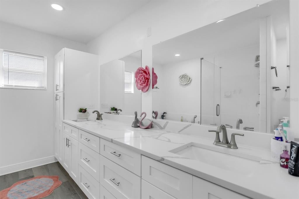 待售: $574,999 (4 贝兹, 2 浴室, 2096 平方英尺)