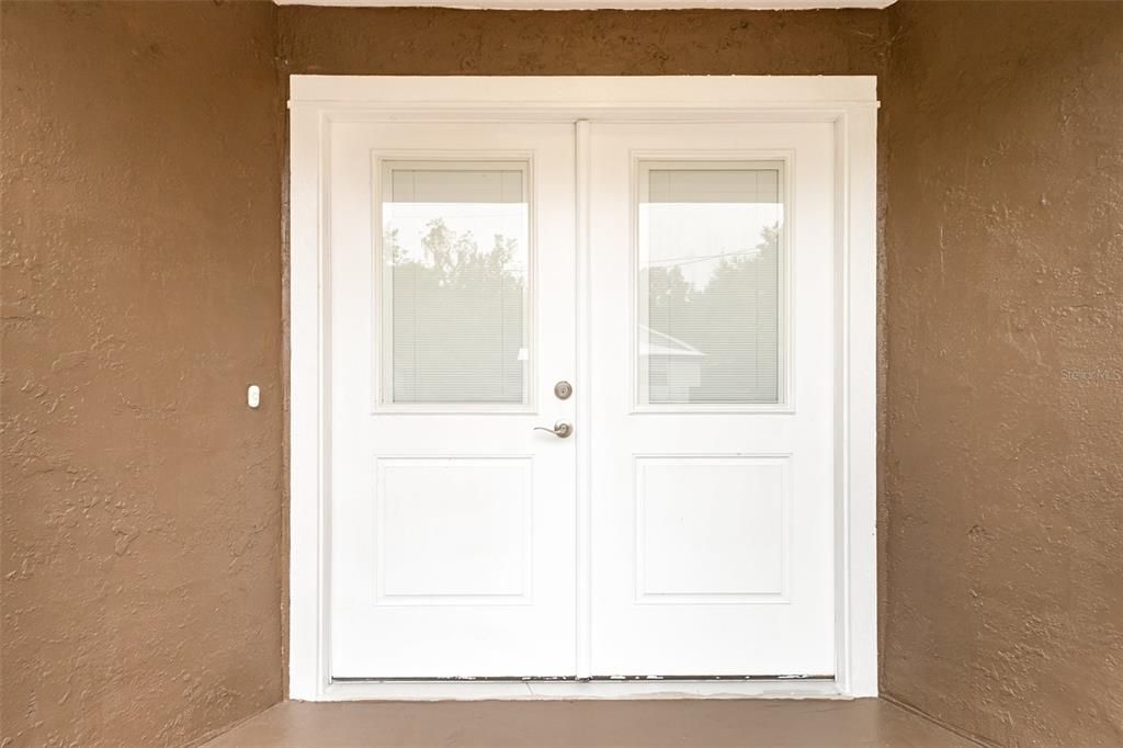 For Sale: $260,000 (3 beds, 2 baths, 1036 Square Feet)