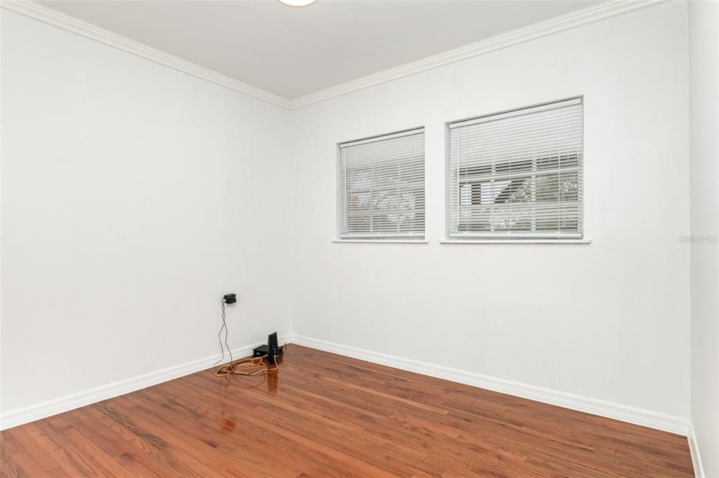 For Sale: $260,000 (3 beds, 2 baths, 1036 Square Feet)