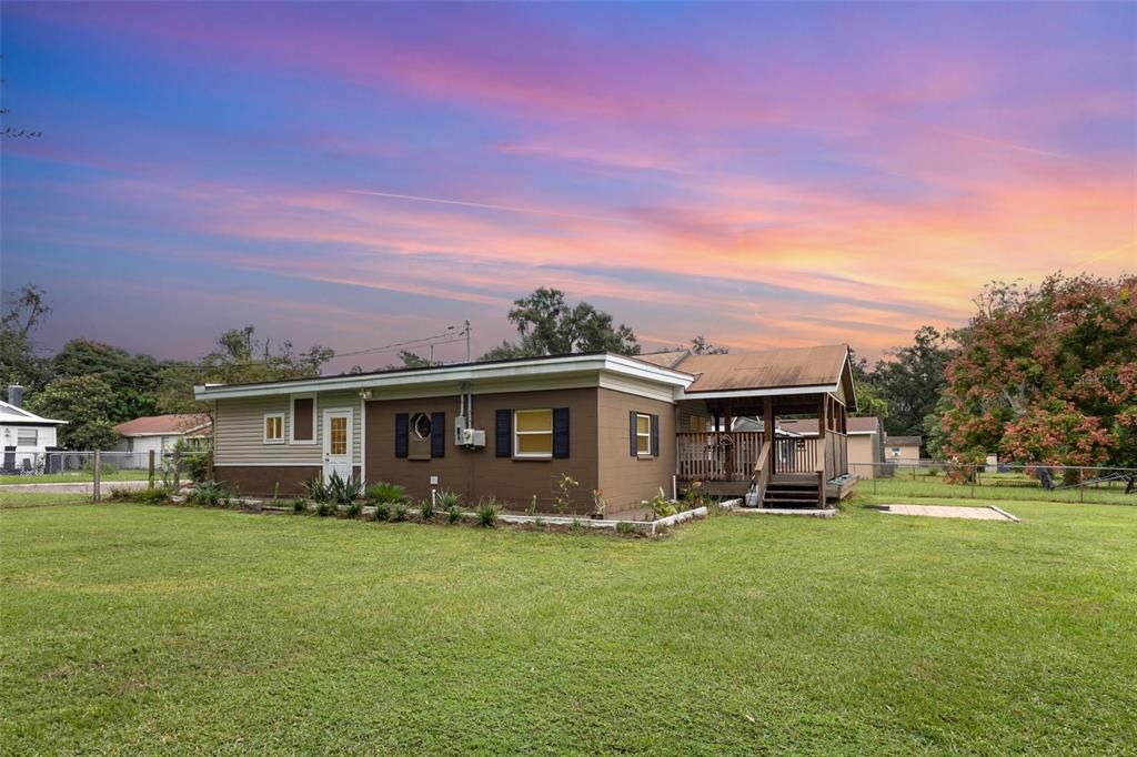 For Sale: $260,000 (3 beds, 2 baths, 1036 Square Feet)