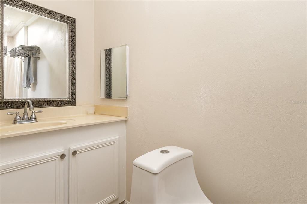 For Sale: $260,000 (3 beds, 2 baths, 1036 Square Feet)