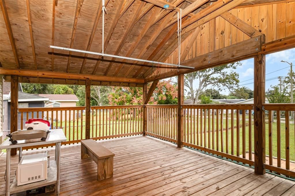 For Sale: $260,000 (3 beds, 2 baths, 1036 Square Feet)