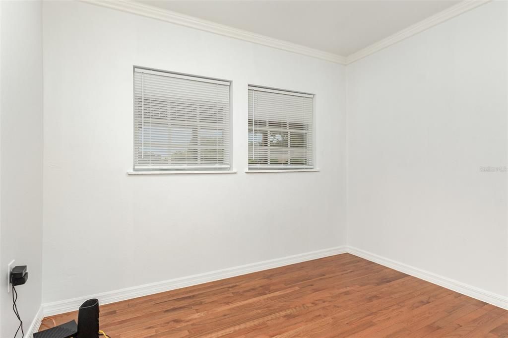 For Sale: $260,000 (3 beds, 2 baths, 1036 Square Feet)