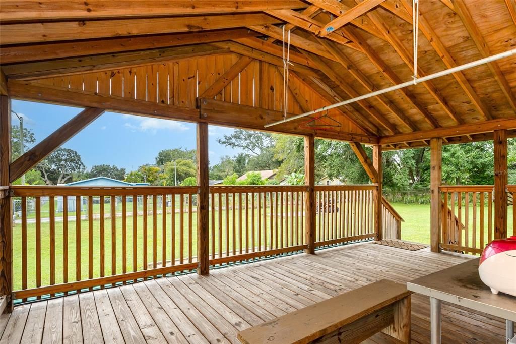 For Sale: $260,000 (3 beds, 2 baths, 1036 Square Feet)