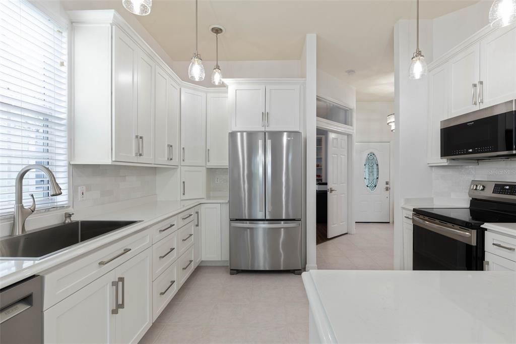 На продажу: $385,000 (3 спален, 2 ванн, 1810 Квадратных фут)