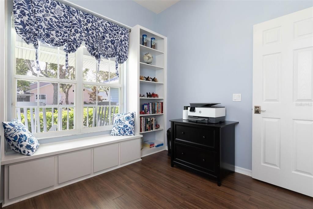 На продажу: $385,000 (3 спален, 2 ванн, 1810 Квадратных фут)