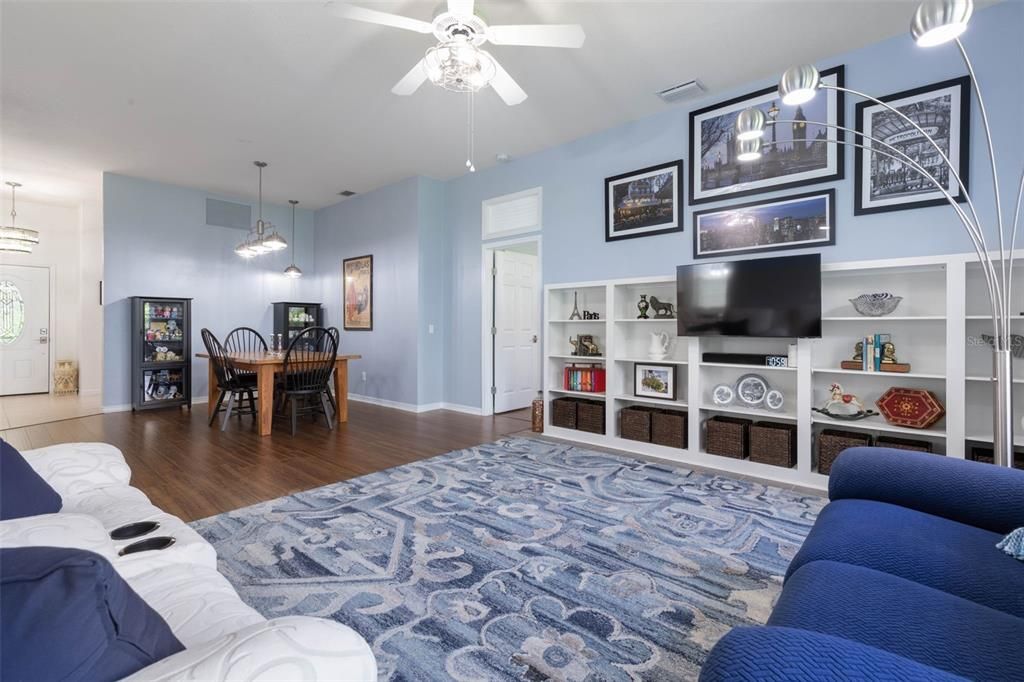 На продажу: $385,000 (3 спален, 2 ванн, 1810 Квадратных фут)