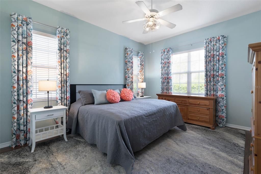 На продажу: $385,000 (3 спален, 2 ванн, 1810 Квадратных фут)