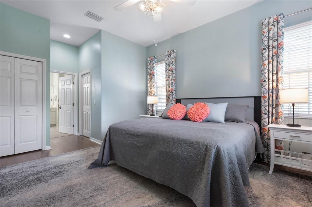 На продажу: $385,000 (3 спален, 2 ванн, 1810 Квадратных фут)