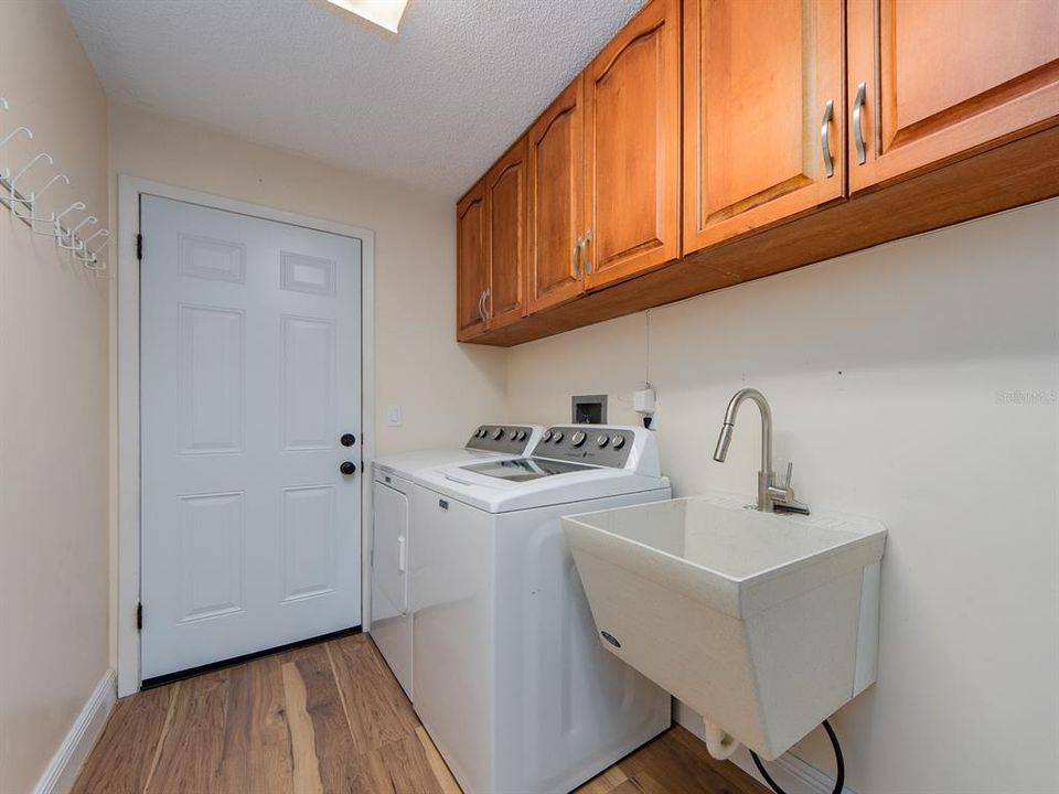 For Sale: $889,900 (4 beds, 3 baths, 3359 Square Feet)