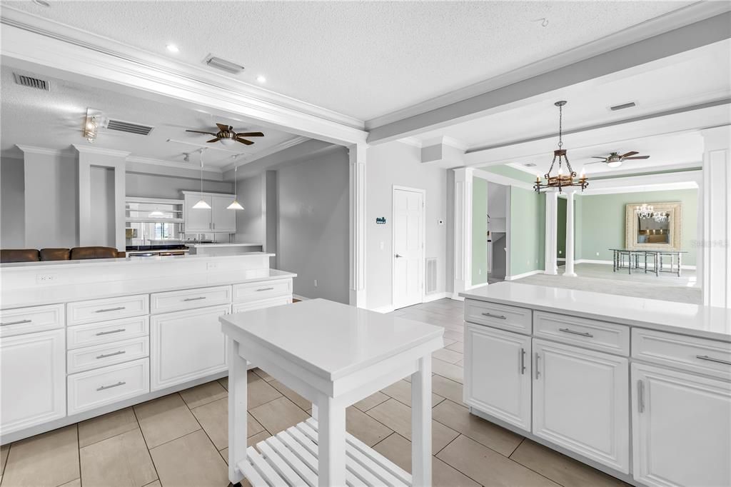 En Venta: $2,850,000 (5 camas, 4 baños, 4456 Pies cuadrados)