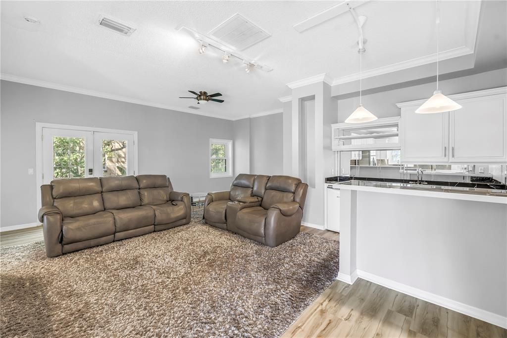 En Venta: $2,850,000 (5 camas, 4 baños, 4456 Pies cuadrados)