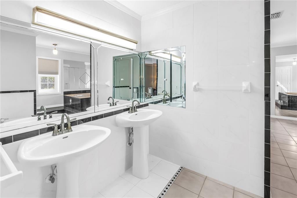 En Venta: $2,850,000 (5 camas, 4 baños, 4456 Pies cuadrados)