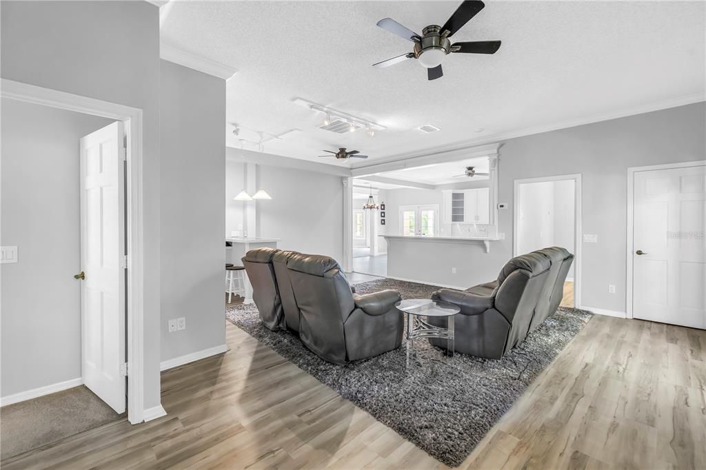 En Venta: $2,850,000 (5 camas, 4 baños, 4456 Pies cuadrados)