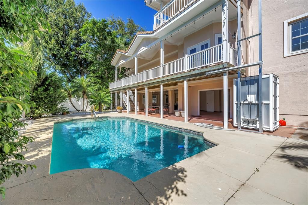 En Venta: $2,850,000 (5 camas, 4 baños, 4456 Pies cuadrados)