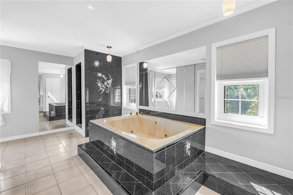 En Venta: $2,850,000 (5 camas, 4 baños, 4456 Pies cuadrados)