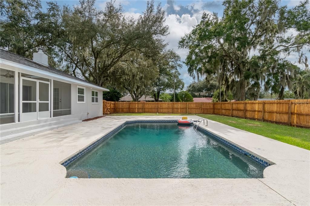 Active With Contract: $399,900 (3 beds, 2 baths, 1943 Square Feet)