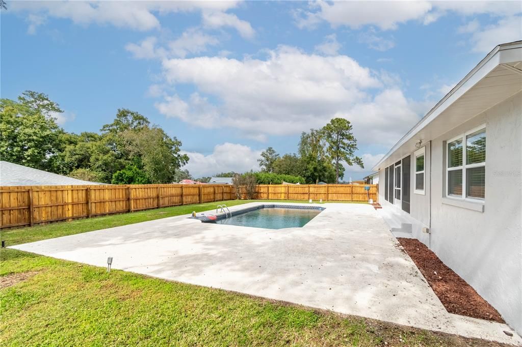 Active With Contract: $399,900 (3 beds, 2 baths, 1943 Square Feet)