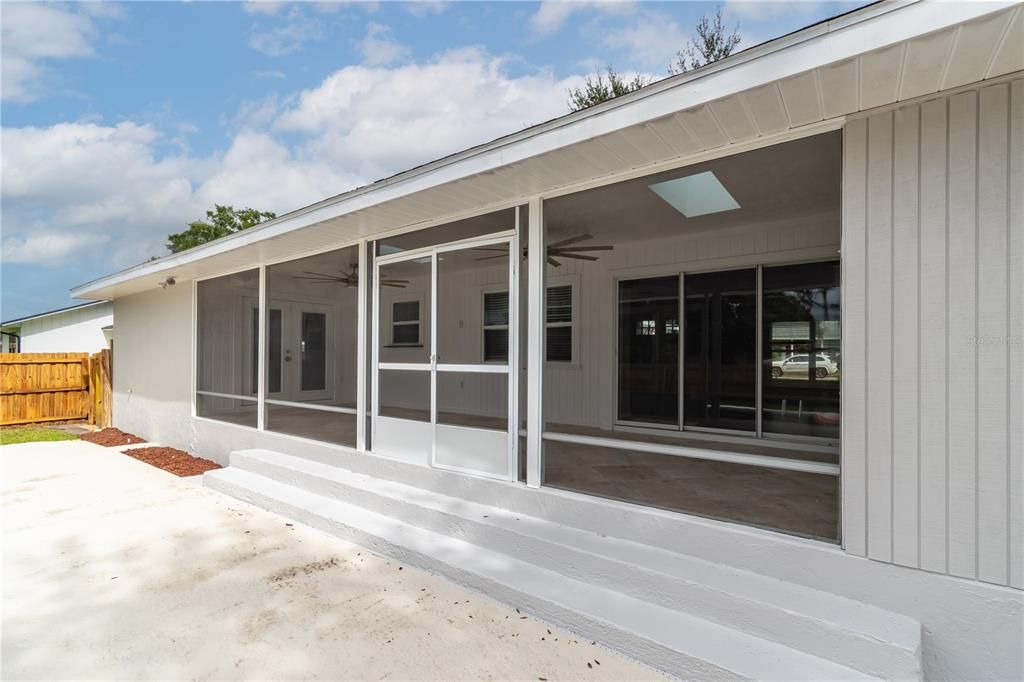 Active With Contract: $399,900 (3 beds, 2 baths, 1943 Square Feet)