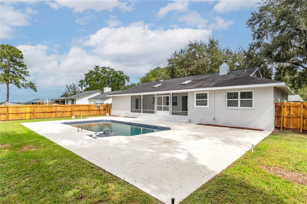 Active With Contract: $399,900 (3 beds, 2 baths, 1943 Square Feet)