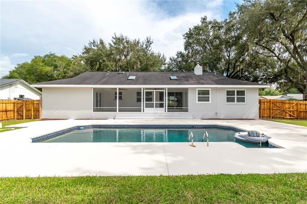 Active With Contract: $399,900 (3 beds, 2 baths, 1943 Square Feet)