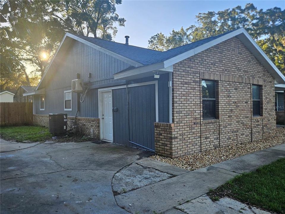 Active With Contract: $399,900 (4 beds, 2 baths, 2373 Square Feet)