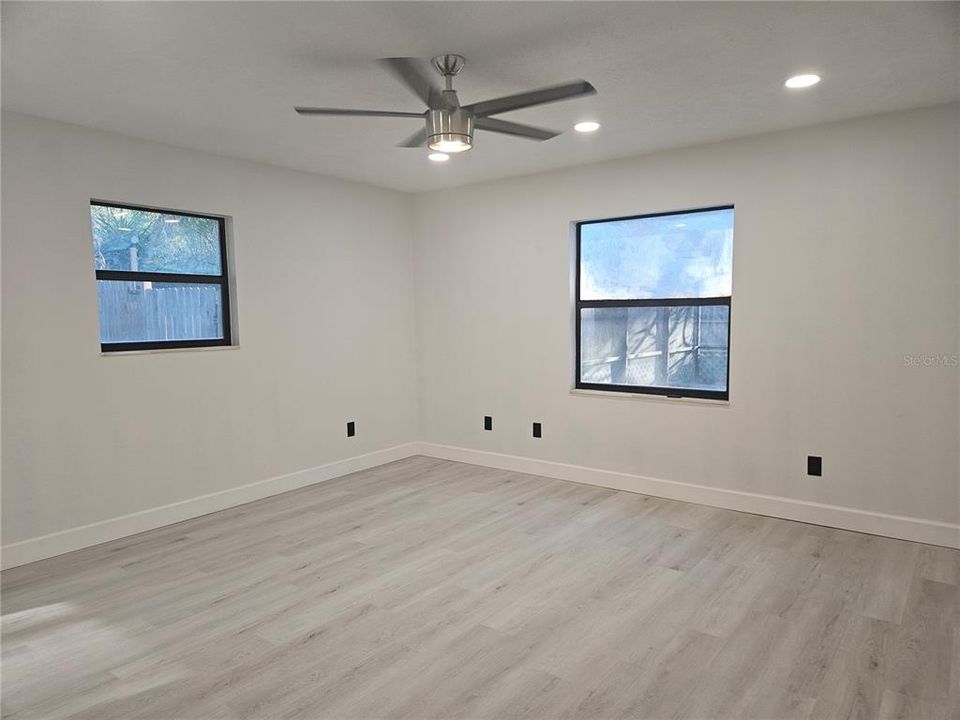 Active With Contract: $399,900 (4 beds, 2 baths, 2373 Square Feet)