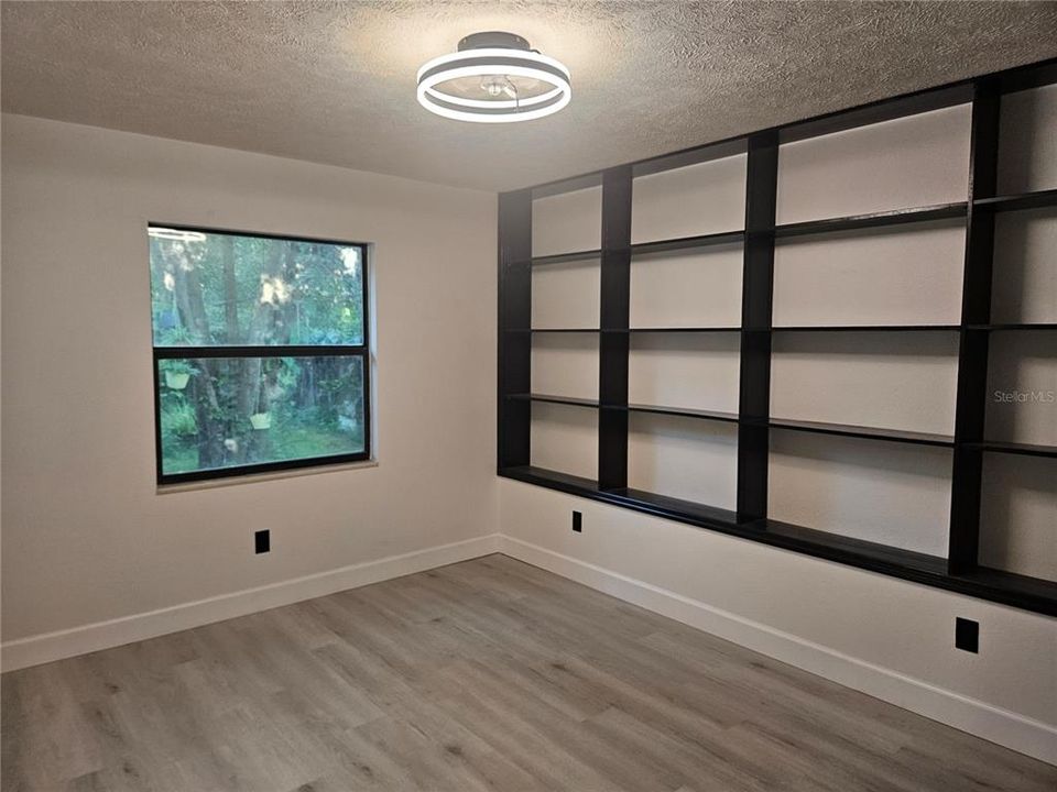 Active With Contract: $399,900 (4 beds, 2 baths, 2373 Square Feet)