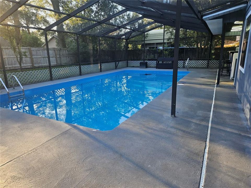 Active With Contract: $399,900 (4 beds, 2 baths, 2373 Square Feet)