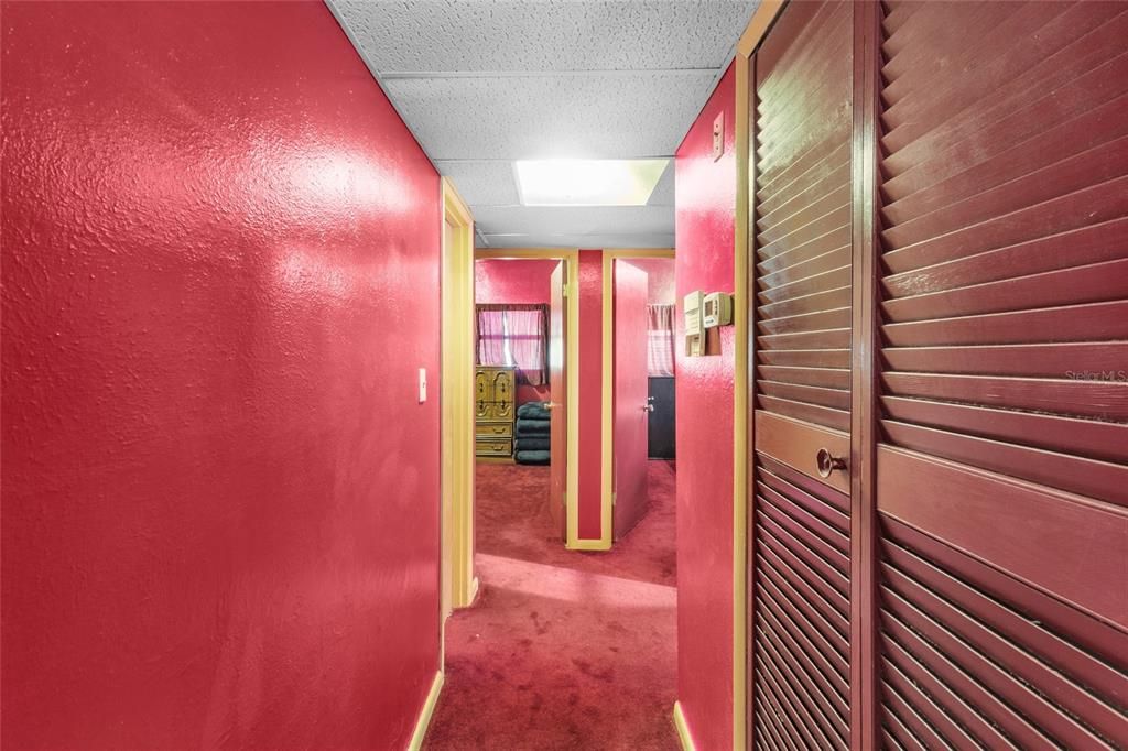 Activo con contrato: $225,000 (3 camas, 1 baños, 840 Pies cuadrados)