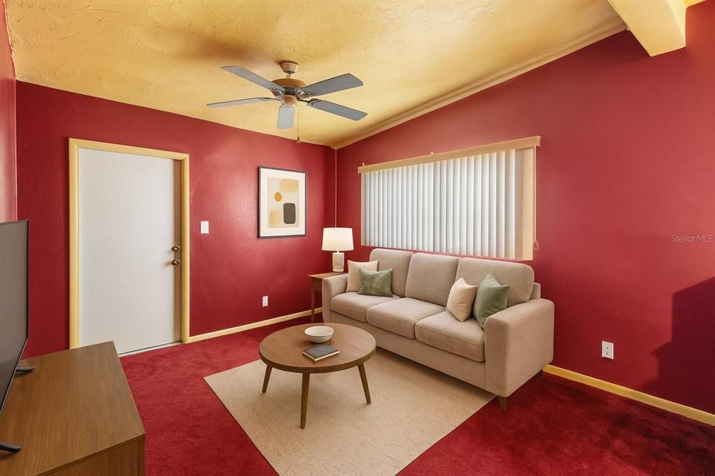 Activo con contrato: $225,000 (3 camas, 1 baños, 840 Pies cuadrados)