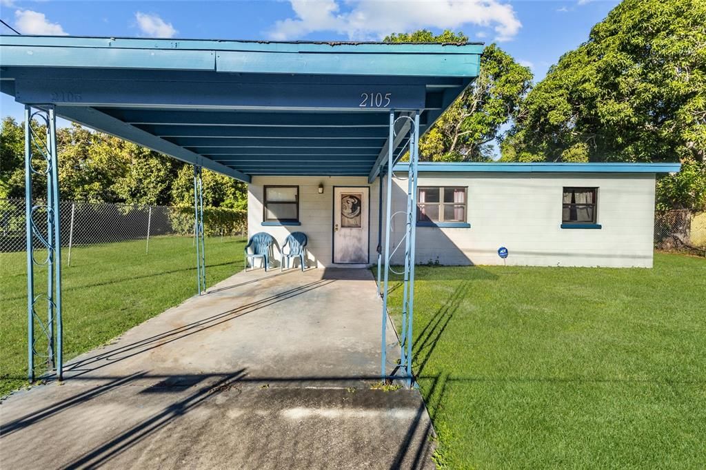 Activo con contrato: $225,000 (3 camas, 1 baños, 840 Pies cuadrados)