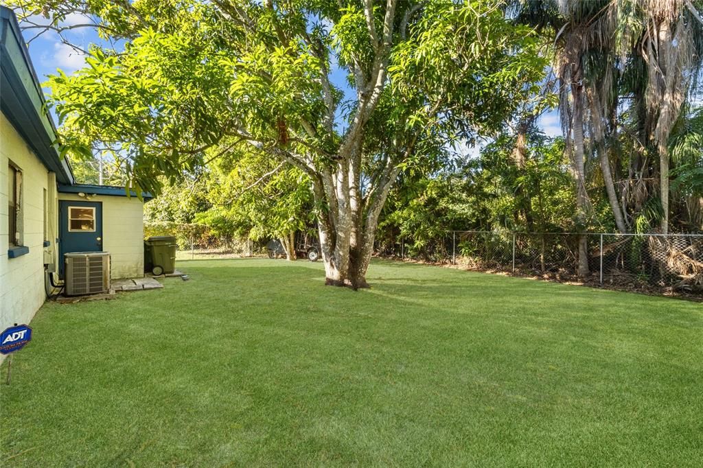 Activo con contrato: $225,000 (3 camas, 1 baños, 840 Pies cuadrados)