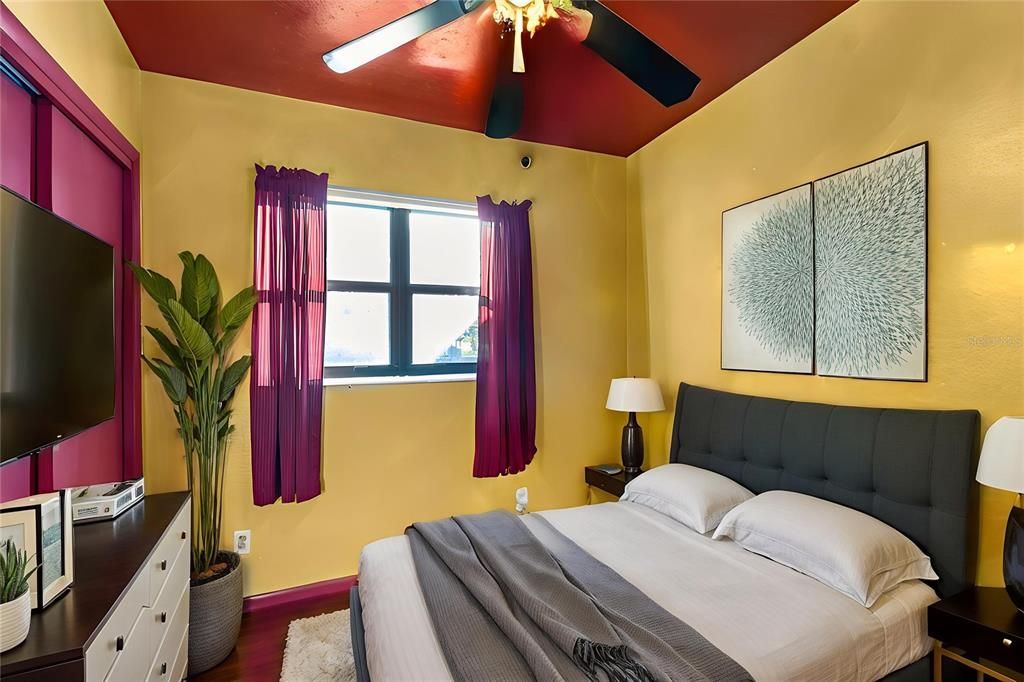 Activo con contrato: $225,000 (3 camas, 1 baños, 840 Pies cuadrados)