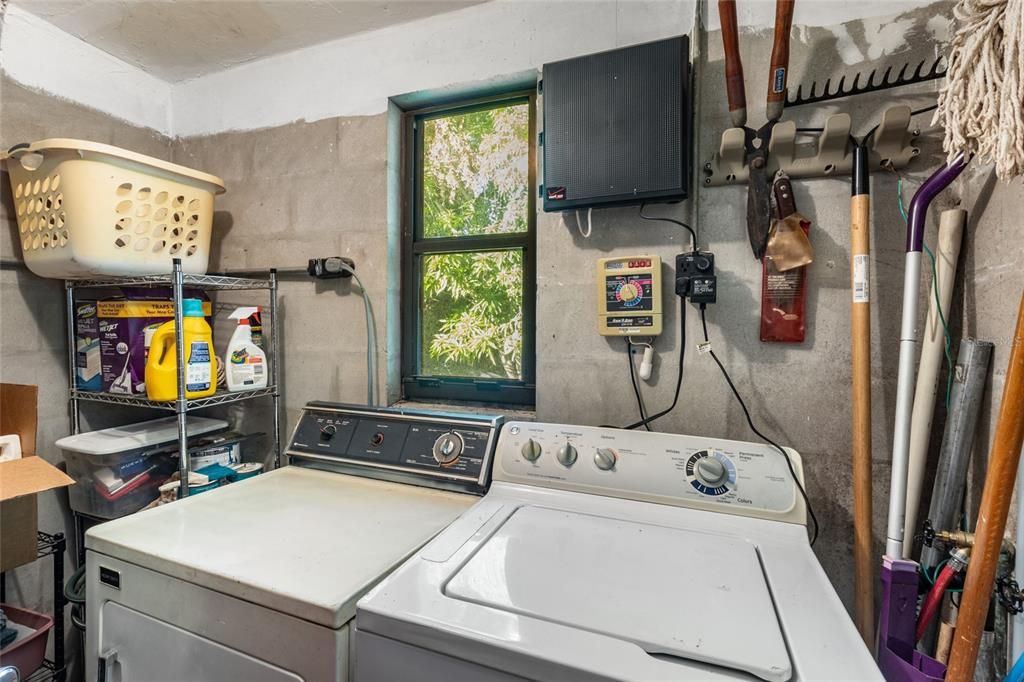 Activo con contrato: $225,000 (3 camas, 1 baños, 840 Pies cuadrados)