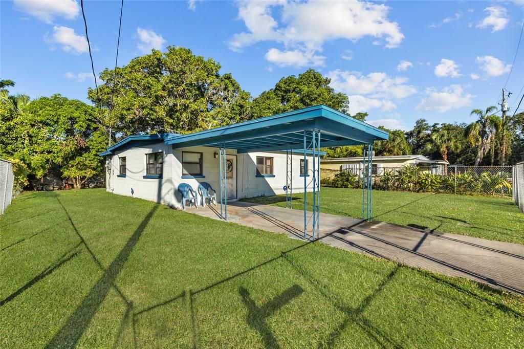 Activo con contrato: $225,000 (3 camas, 1 baños, 840 Pies cuadrados)