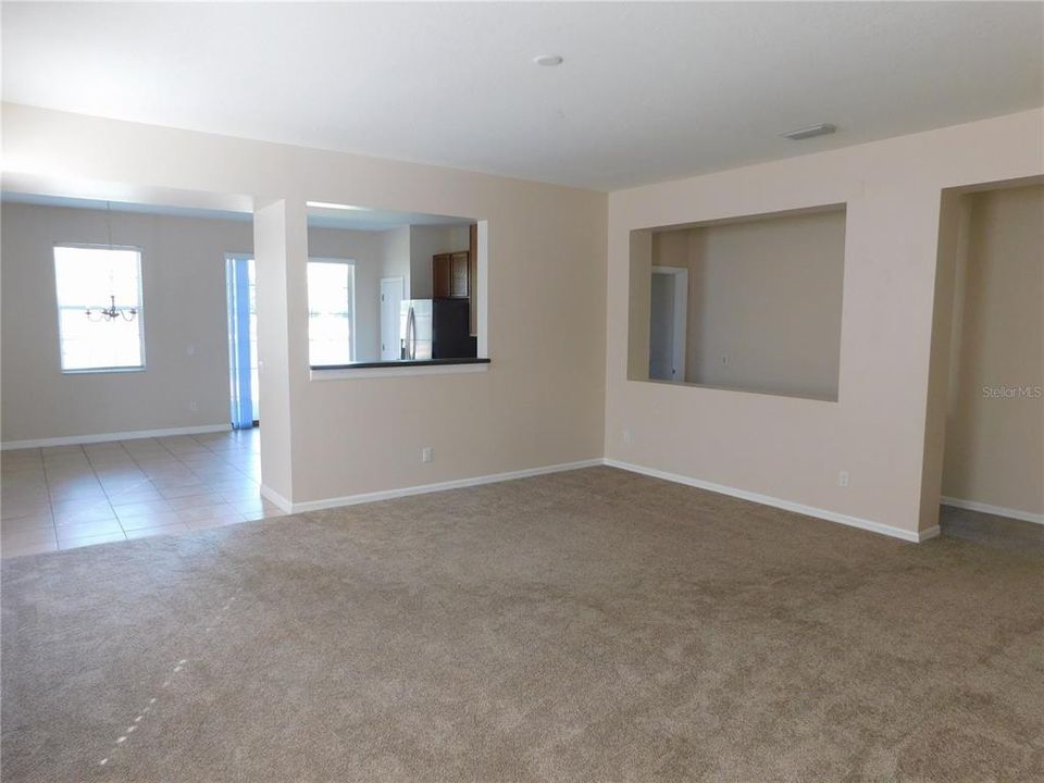 For Rent: $2,250 (3 beds, 2 baths, 1695 Square Feet)