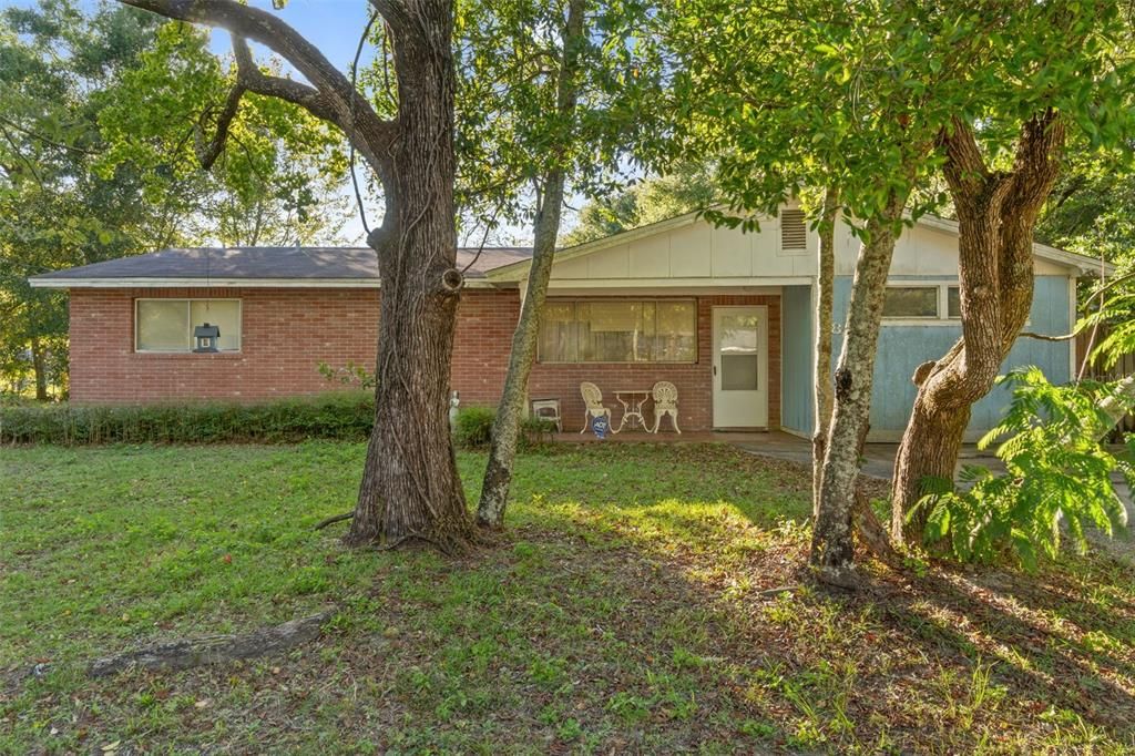 Recently Sold: $169,000 (3 beds, 2 baths, 1737 Square Feet)