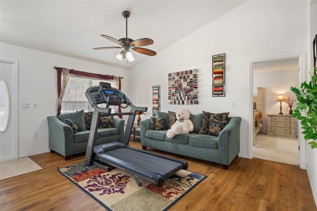 На продажу: $465,000 (3 спален, 2 ванн, 1955 Квадратных фут)