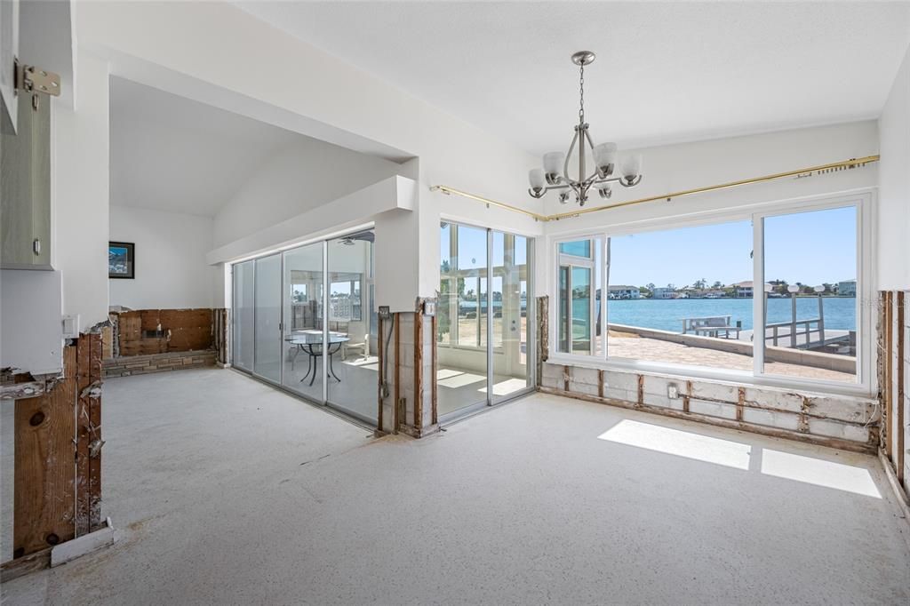 Active With Contract: $1,100,000 (3 beds, 3 baths, 1806 Square Feet)