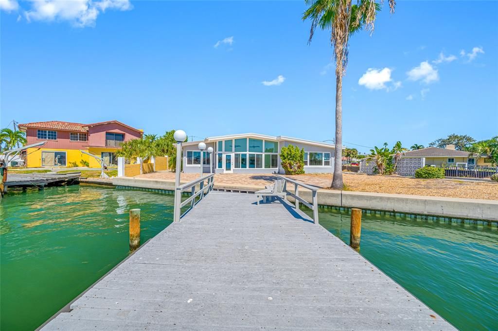 Active With Contract: $1,100,000 (3 beds, 3 baths, 1806 Square Feet)