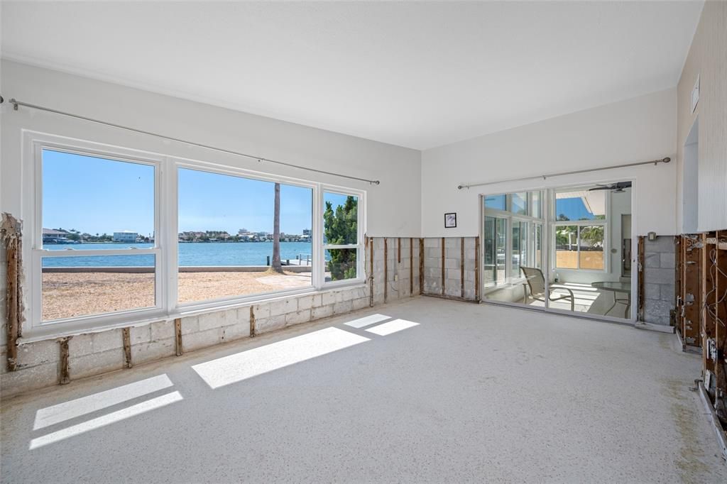 Active With Contract: $1,100,000 (3 beds, 3 baths, 1806 Square Feet)