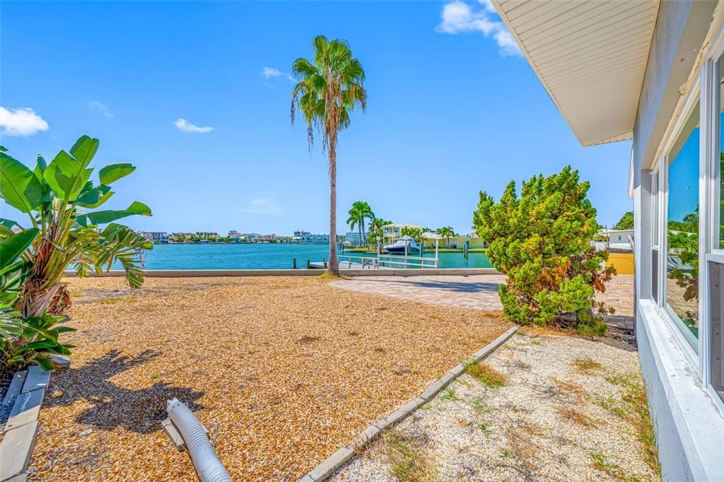 Active With Contract: $1,100,000 (3 beds, 3 baths, 1806 Square Feet)