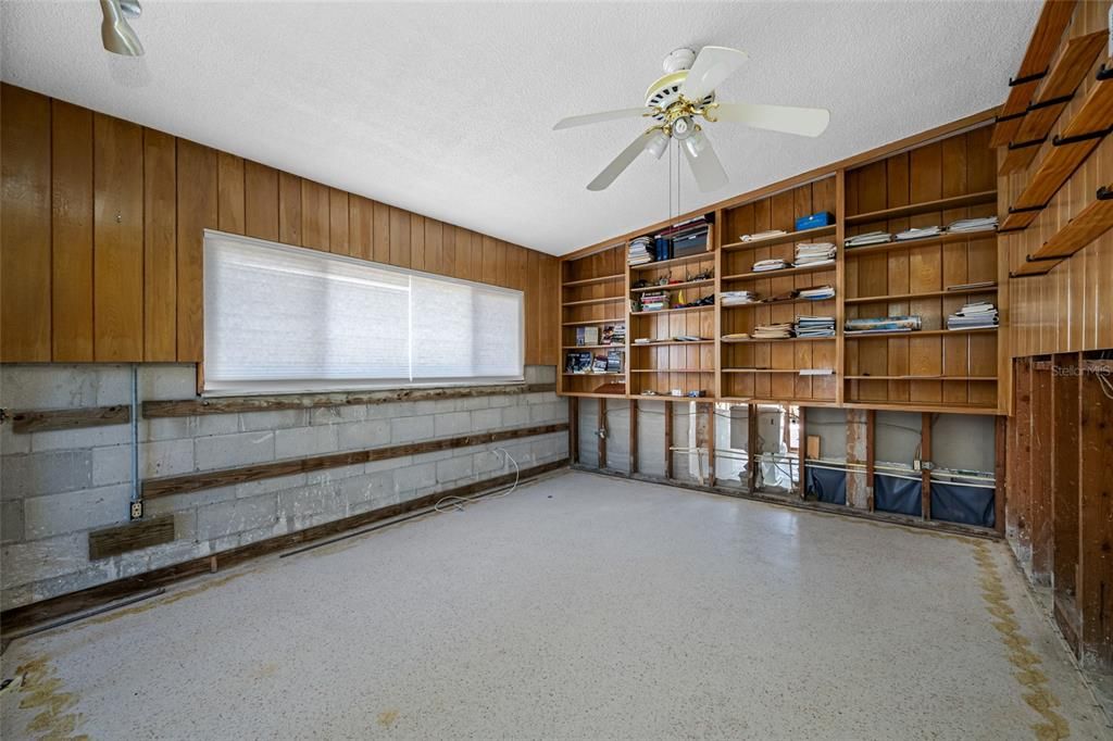 Active With Contract: $1,100,000 (3 beds, 3 baths, 1806 Square Feet)