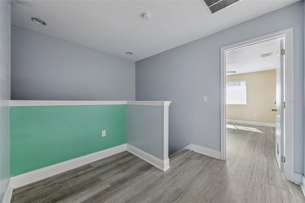 For Sale: $290,000 (3 beds, 3 baths, 1642 Square Feet)