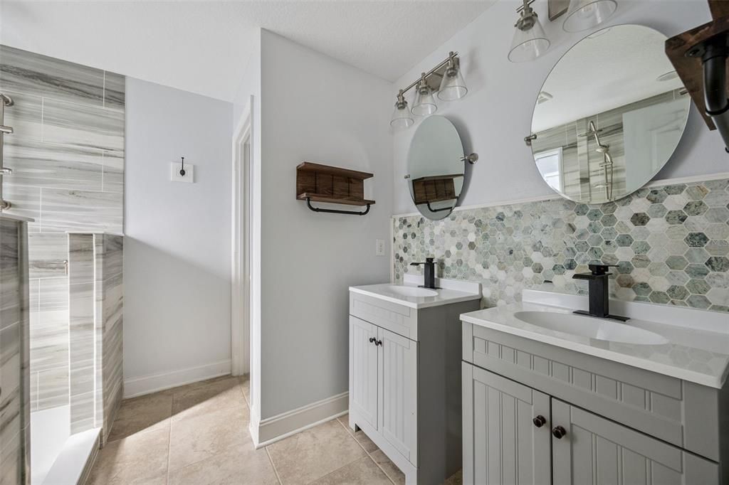 For Sale: $290,000 (3 beds, 3 baths, 1642 Square Feet)