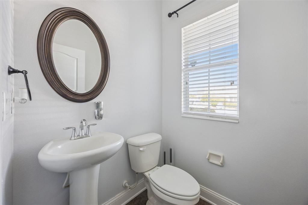 For Sale: $290,000 (3 beds, 3 baths, 1642 Square Feet)