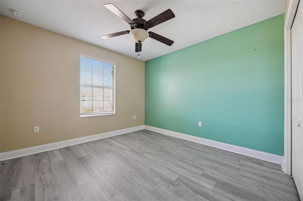 For Sale: $290,000 (3 beds, 3 baths, 1642 Square Feet)